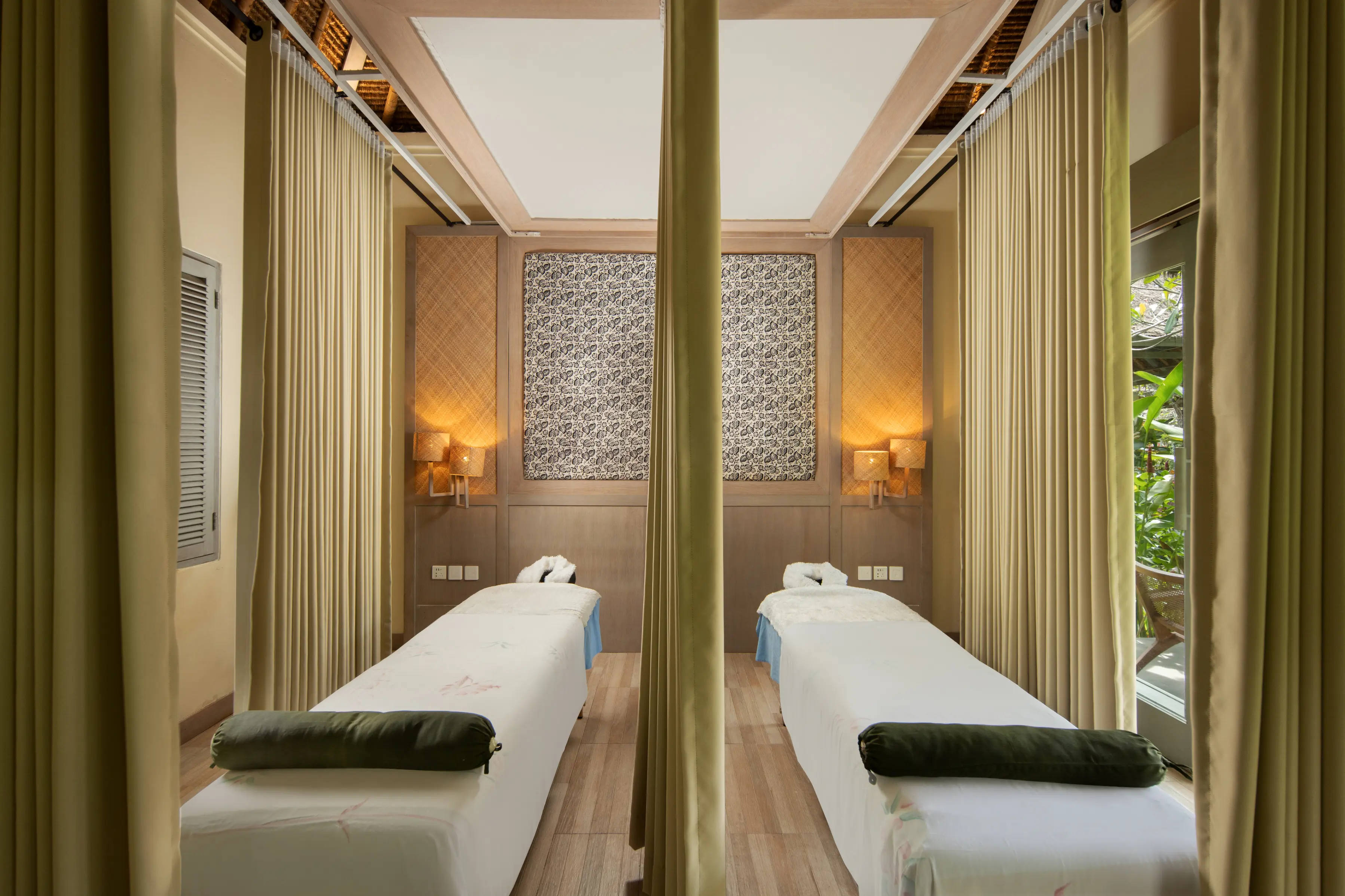 Lembongan Beach Club & Resort Offers
