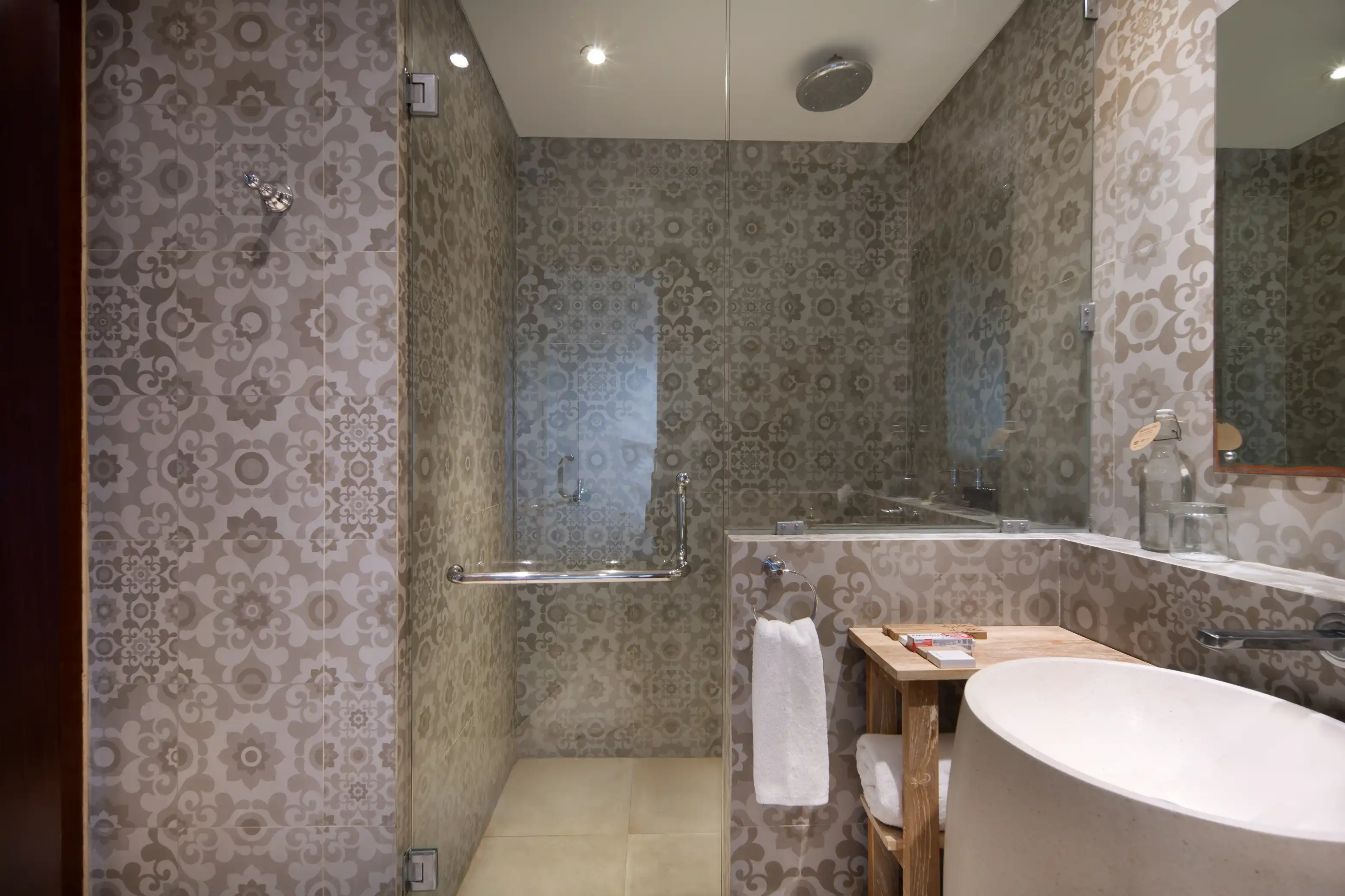 Deluxe Room with Boat Return Transfer and Shuttle Denpasar - Sanur - Denpasar's images