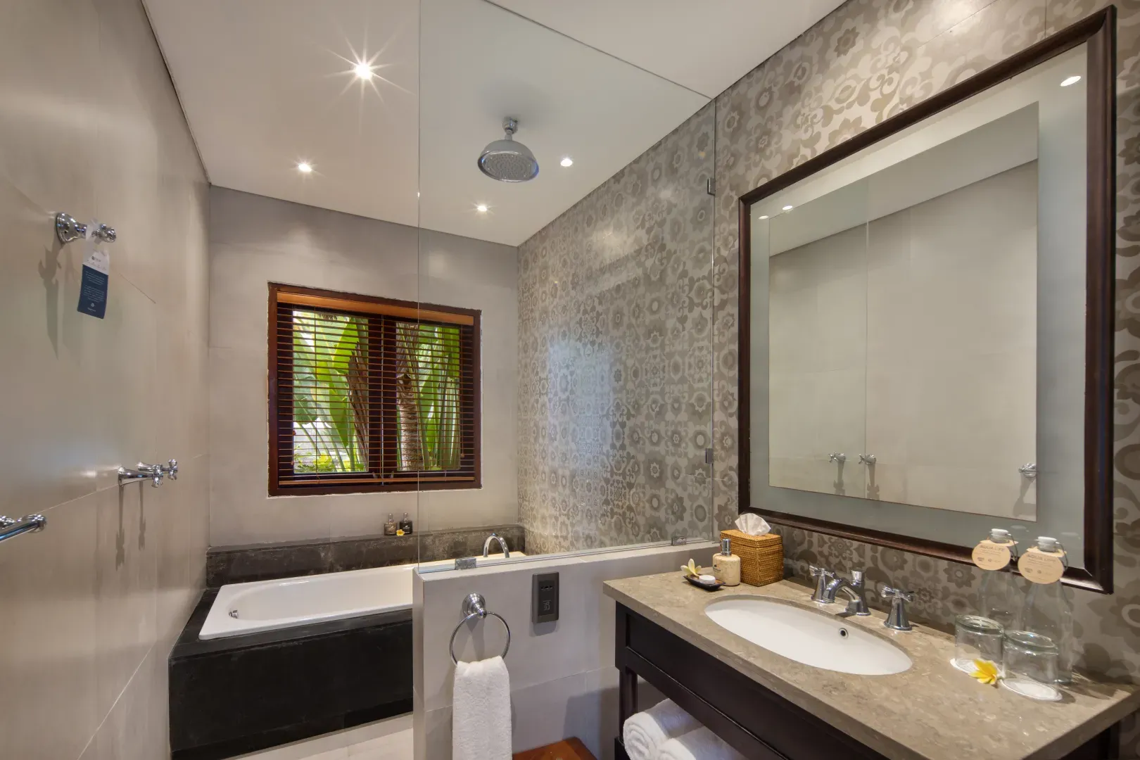 Bath Room at Lembongan Beach Club And Resort